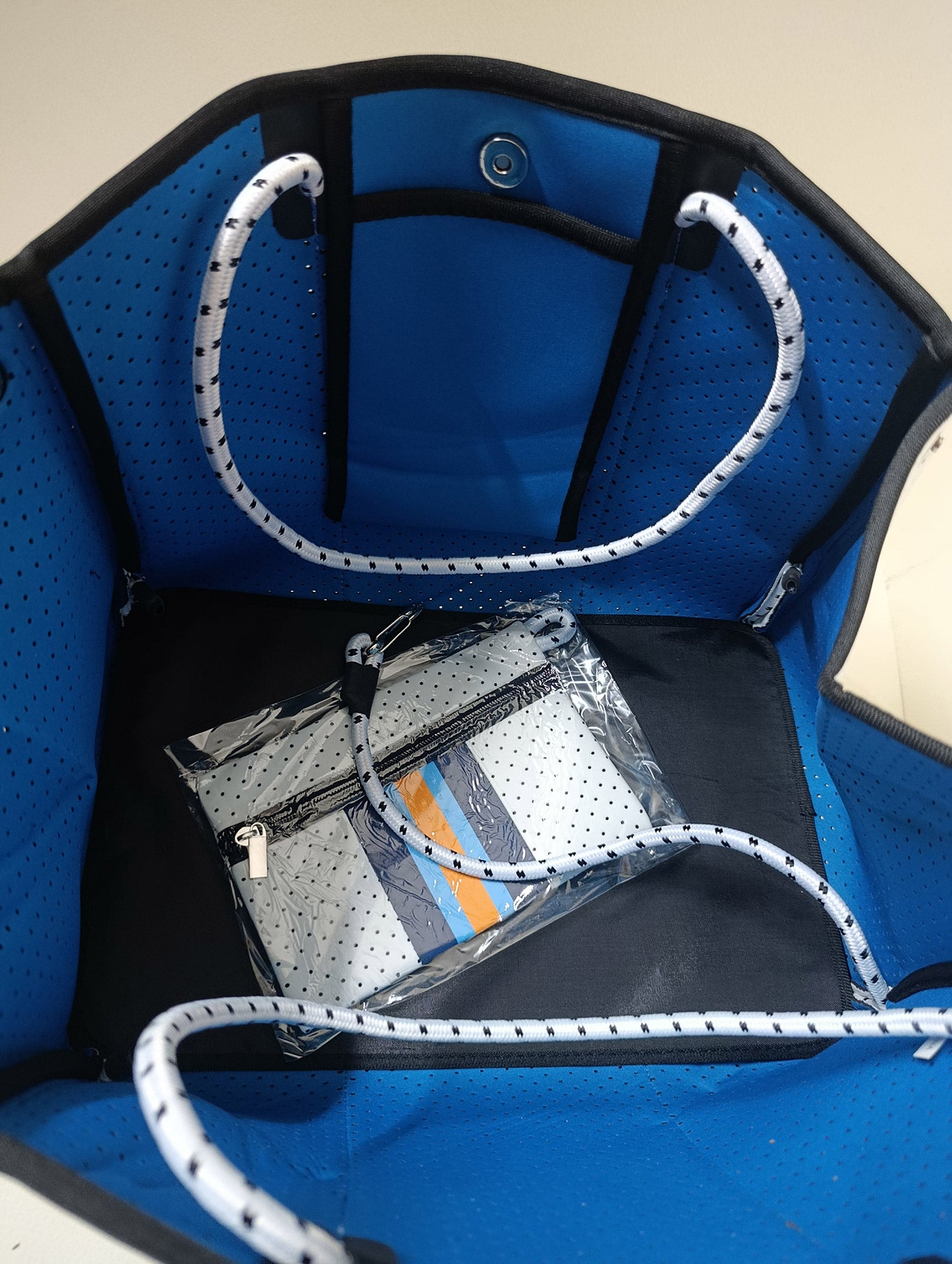 Neoprene Beach Bag - White and Blue